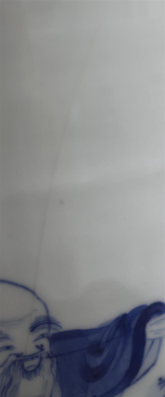A large Chinese blue and white rouleau vase, Kangxi period (1662-1722), 46.5cm, hairline body cracks